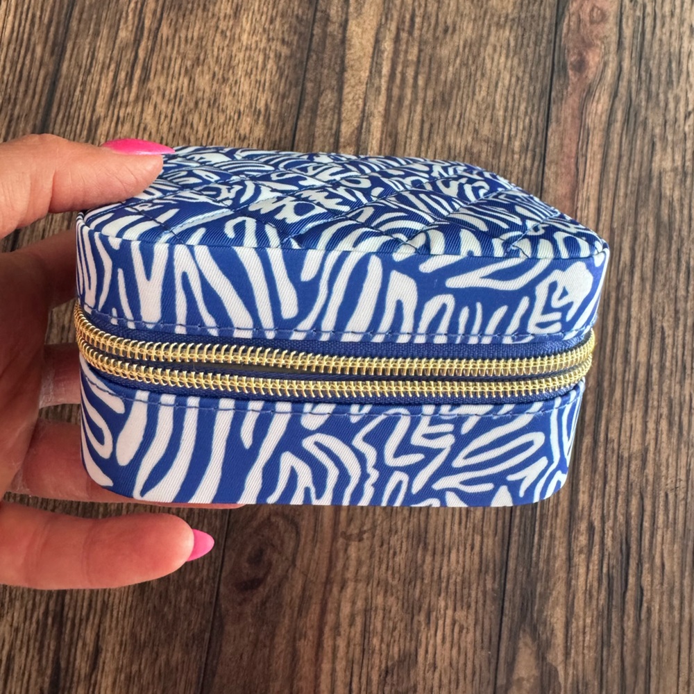 NWT Lilly Pulitzer Jewelry Case Martinique Blue Zee Bebe - Picture 8 of 12